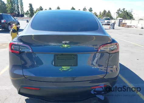 2023 Tesla Model Y Awd/Long Range Dual Motor All-Wheel Drive из США, поврежденный, VIN 7SAYGAEE3PF756915